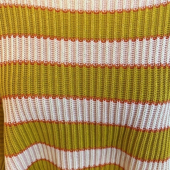 Free People Knitted Cropped Sweater S/P P2P 29” EUC - Picture 2 of 9